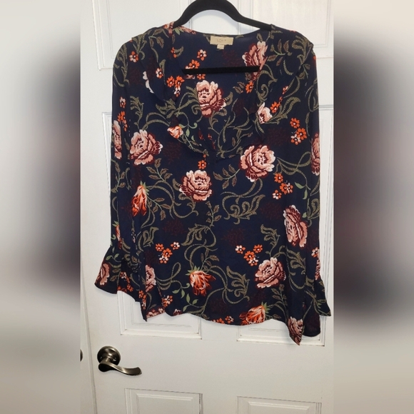 Loft Outlet V-Neck Flowy Ruffle Edged Navy Blue Floral Blouse- Size M - Picture 1 of 7